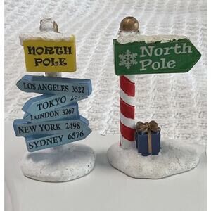 CHRISTMAS VILLAGE NORTH POLE DIRECTIONAL SIGN 2.5” FIGURE UNBRANDED Set Of 2